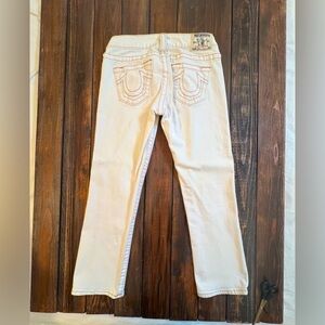 True Religion Jeans White with gold stitching. W/ size:27  Excellent Condition